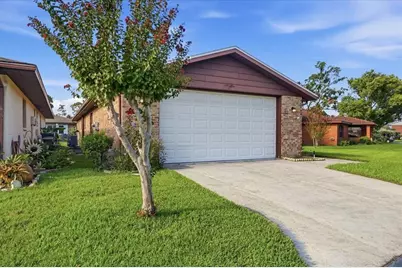478 Lake Carolyn Circle, Lakeland, FL 33813 - Photo 1