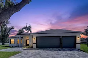2302 Allen Dr, Plant City, FL 33563 - Photo 2