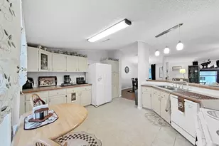 490 Lindsey Dr, Lakeland, FL 33809 - Photo 22
