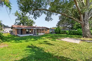 3203 Carleton Cir E, Lakeland, FL 33803 - Photo 6