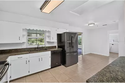 3203 Carleton Circle E, Lakeland, FL 33803 - Photo 18