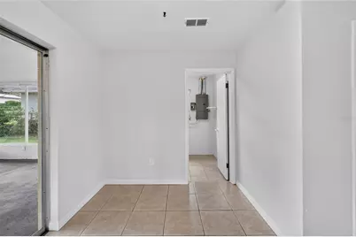 3203 Carleton Circle E, Lakeland, FL 33803 - Photo 12