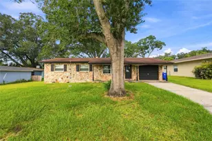3203 Carleton Cir E, Lakeland, FL 33803 - Photo 2