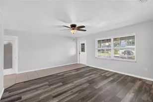 3203 Carleton Cir E, Lakeland, FL 33803 - Photo 10