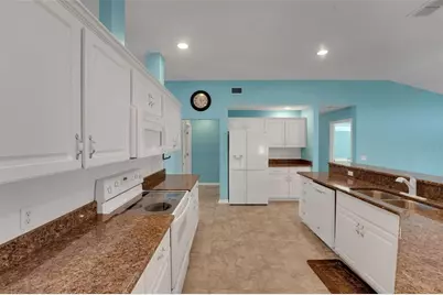 102 Hillside Court, Winter Haven, FL 33884 - Photo 12