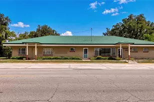 302 W Main St, Bowling Green, FL 33834 - Photo 2