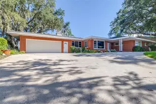 300 Crest Dr, Haines City, FL 33844 - Photo 4