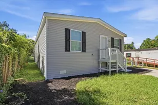 39148 Orient Ave, Zephyrhills, FL 33542 - Photo 6