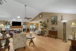 6359 Butternut Dr, Lakeland, FL 33813 - Photo 10