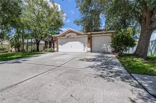 17012 Falconridge Rd, Lithia, FL 33547 - Photo 4
