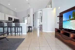 323 Castlemain Cir, Davenport, FL 33897 - Photo 18