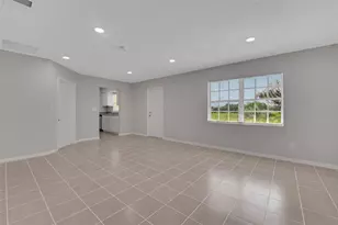 707 Dolly Ben Ct, Winter Haven, FL 33880 - Photo 2