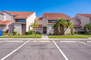 1711 Garden Lake Dr, Winter Haven, FL 33884 - Photo 4