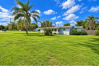 1325 Lake Shipp Dr N, Winter Haven, FL 33880 - Photo 2