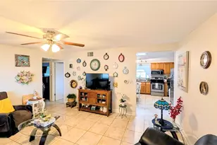 19 Lamplight Ln, Winter Haven, FL 33884 - Photo 6