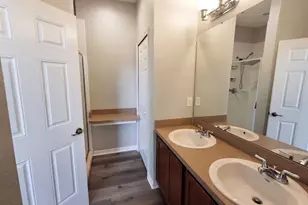 8319 King Blossom Ct, Tampa, FL 33615 - Photo 12