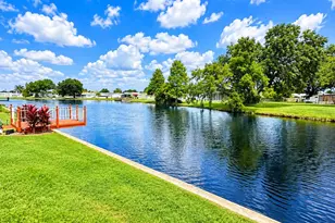 5214 Island View Cir N, Polk City, FL 33868 - Photo 14