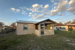 569 W Woodard St, Eagle Lake, FL 33839 - Photo 2