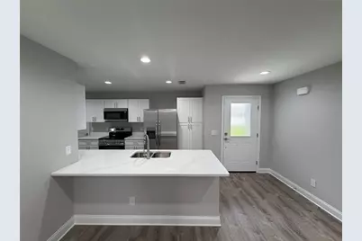 1313 Fairfax St NE, Winter Haven, FL 33881 - Photo 4