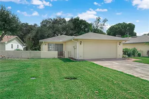 617 Wexford Ct, Winter Haven, FL 33884 - Photo 2