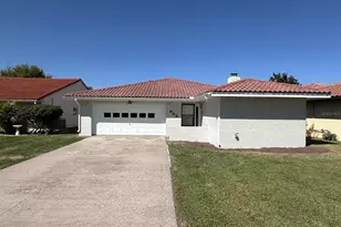 686 Augusta Rd, Winter Haven, FL 33884 - Photo 2