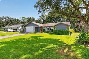 5614 Tree Stand Ln, Lakeland, FL 33811 - Photo 2