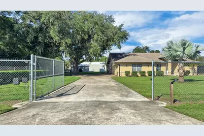 302 N Webb Road, Plant City, FL 33566 - Photo 4