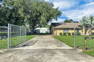 302 N Webb Rd, Plant City, FL 33566 - Photo 4