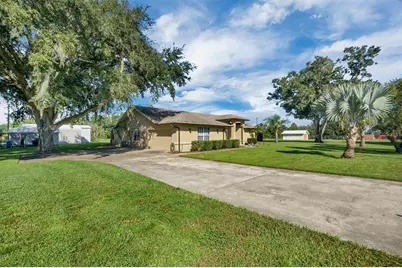 302 N Webb Road, Plant City, FL 33566 - Photo 2