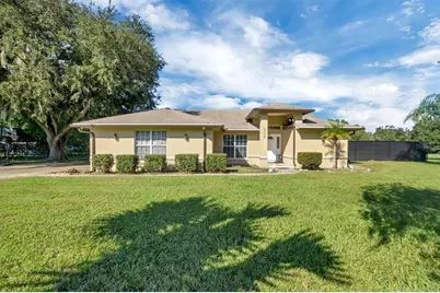 302 N Webb Road, Plant City, FL 33566 - Photo 1