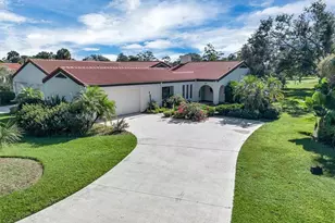 559 Clubhouse Dr, Lake Wales, FL 33898 - Photo 1