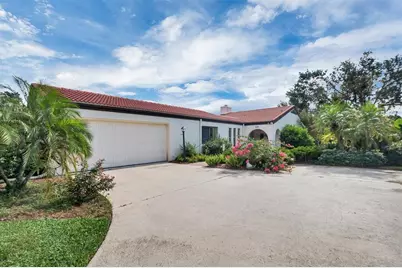 559 Clubhouse Drive, Lake Wales, FL 33898 - Photo 4