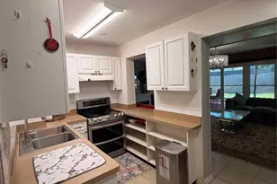 4413 Crestwood Dr N, Saint Petersburg, FL 33714 - Photo 8