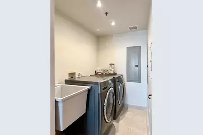 35 Av. Luis MuÃ‘oz Rivera #1202, San Juan, PR 00901 - Photo 48