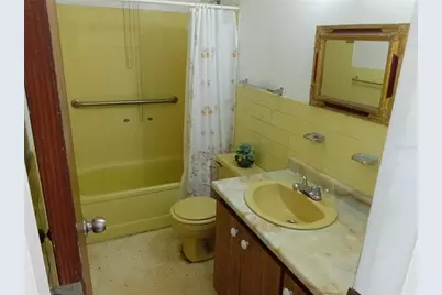 Calle 87 Villa Carolina #77-27, Carolina, PR 00985 - Photo 6