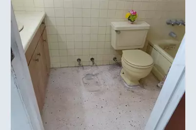 Calle 87 Villa Carolina #77-27, Carolina, PR 00985 - Photo 8