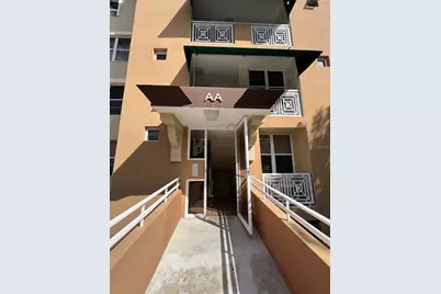 Villas De Parkville I Avenida Lopategui, Guaynabo, PR 00969 - Photo 1