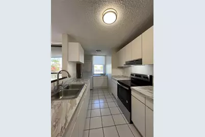 Villas De Parkville I Avenida Lopategui, Guaynabo, PR 00969 - Photo 6