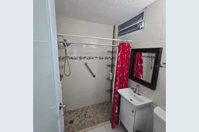 92 Levittown Lakes Calle Domingo Delgado, Toa Baja, PR 00949 - Photo 6