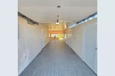 92 Levittown Lakes Calle Domingo Delgado, Toa Baja, PR 00949 - Photo 2
