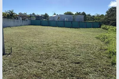 7 Viena #21, Toa Alta, PR 00953 - Photo 1