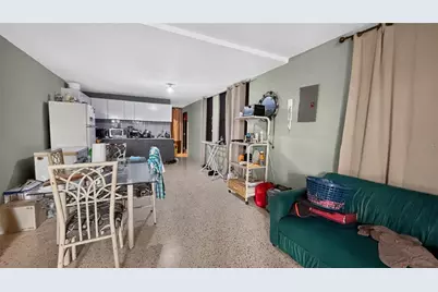 1 Hnas Davila, Betances Esq AÂ d, Bayamon, PR 00959 - Photo 6