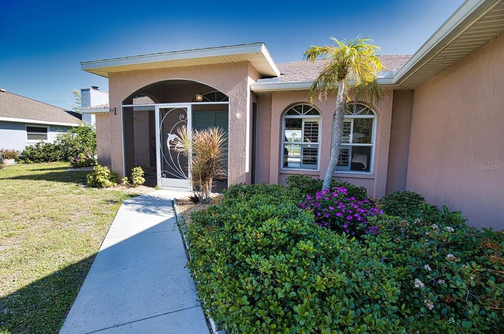 175 Shady Pine Ln, Nokomis, FL 34275-5224
