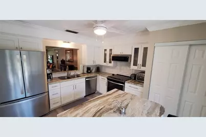 6110 Country Club Way #201, Sarasota, FL 34243 - Photo 2