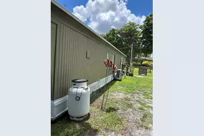 56304 Hazelnut Road, Astor, FL 32102 - Photo 6