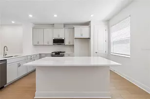 8105 Seaflower Pkwy, Bradenton, FL 34210 - Photo 6