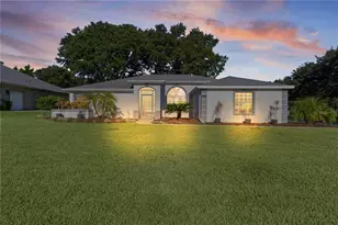 5252 Grove Mnr, Lady Lake, FL 32159 - Photo 1