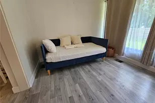 6442 Colonial Dr, Sarasota, FL 34231 - Photo 6