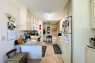 141 Azalea Trail, Leesburg, FL 34748 - Photo 4