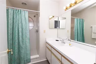 2492 Sweetwater Club Cir, Kissimmee, FL 34746 - Photo 4